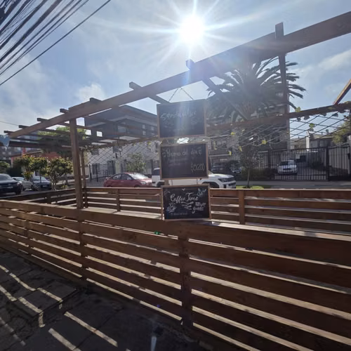 Derecho a LLave Café Restaurant Viña del Mara
