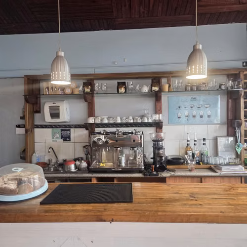 Derecho a LLave Café Restaurant Viña del Mara