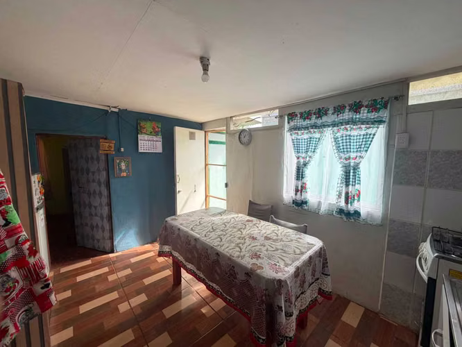 Venta Casa 200m2: 5 Hab, 2 Baños y Parking (148686)