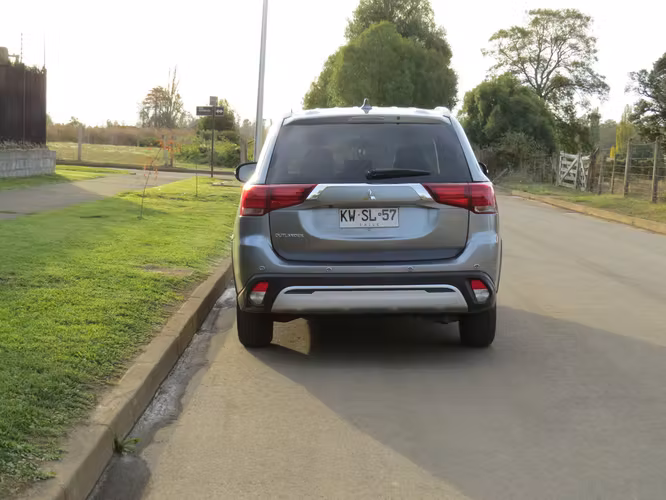 MITSUBISHI OUTLANDER 2019