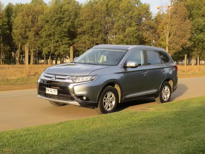 MITSUBISHI OUTLANDER 2019