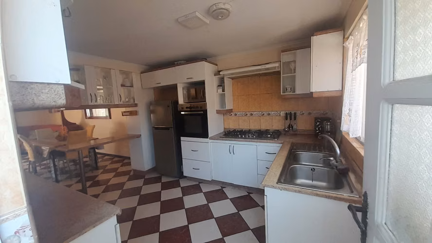 Cómoda Habitación Amoblada para Varón