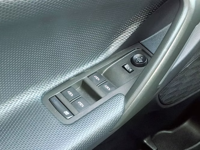 Chevrolet Tracker 1.2T LTZ R 4X2 AT 5P 2025 - Imagen 12
