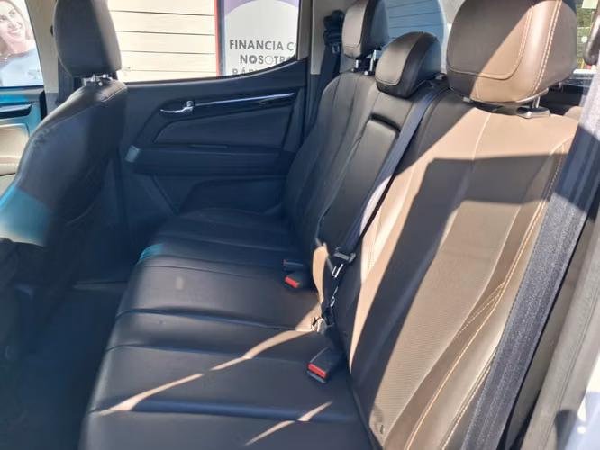 CHEVROLET COLORADO 2.8 AT HIGH COUNTRY 4X4 AÑO 2022 - Imagen 3