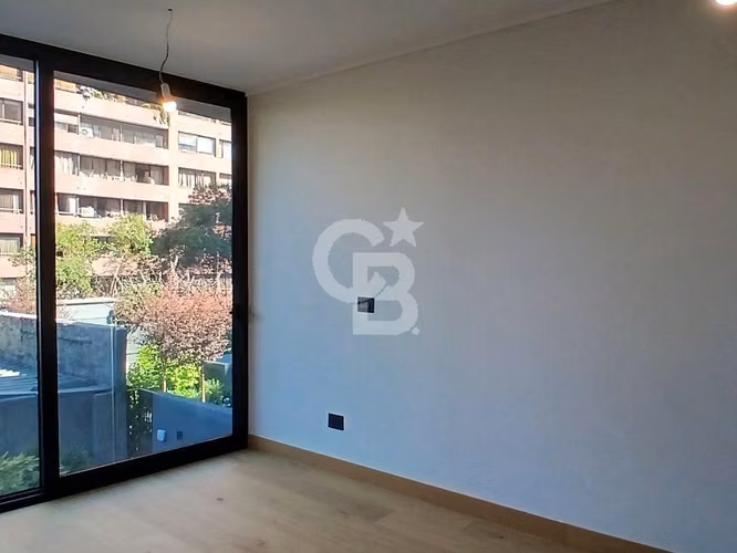 Sin comisión - Dúplex con Patio de 2 dormitorios