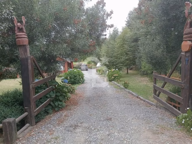Casa Sureña en Lago Ranco: Playa, Muelle y privacidad