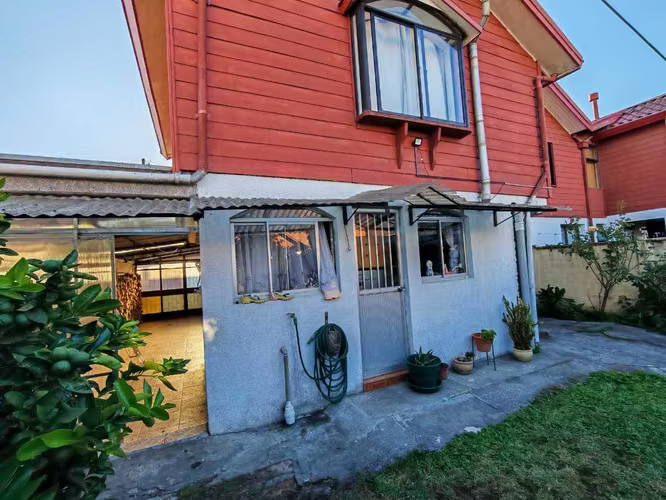 vende Casa Amplia 4D 2B 2E Hualpen (149163)