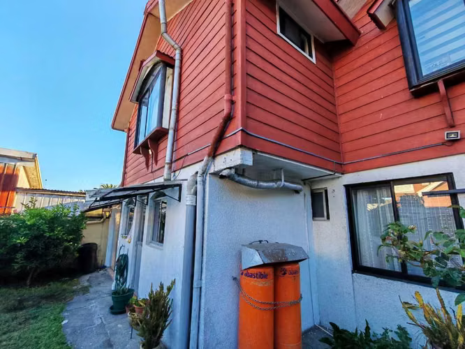vende Casa Amplia 4D 2B 2E Hualpen (149163)
