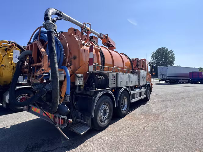 Camión Limpia Fosas Hidrojet Volvo Fm300 6x2 10m3