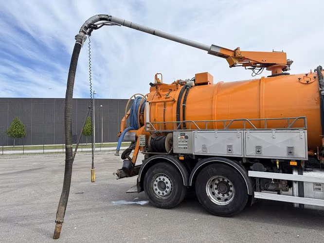 Camión Limpia Fosas Hidrojet Volvo Fm300 6x2 10m3