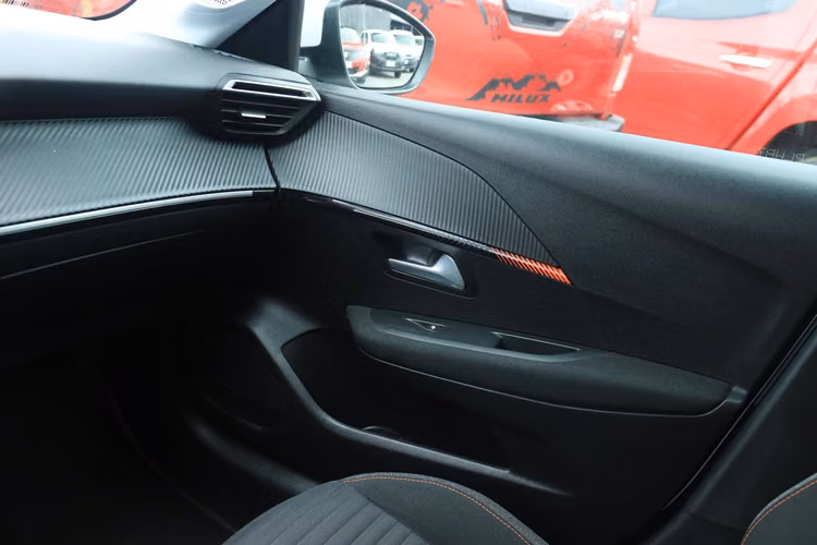 PEUGEOT 208 AÑO 2021 MT FULL EQUIPO AC DIESEL 22KM X LT APROVECHA