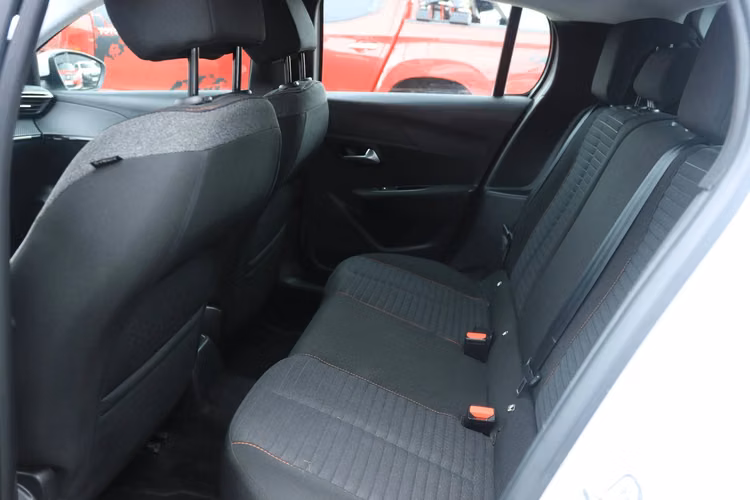 PEUGEOT 208 AÑO 2021 MT FULL EQUIPO AC DIESEL 22KM X LT APROVECHA