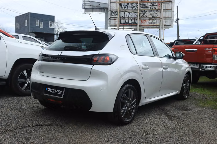 PEUGEOT 208 AÑO 2021 MT FULL EQUIPO AC DIESEL 22KM X LT APROVECHA