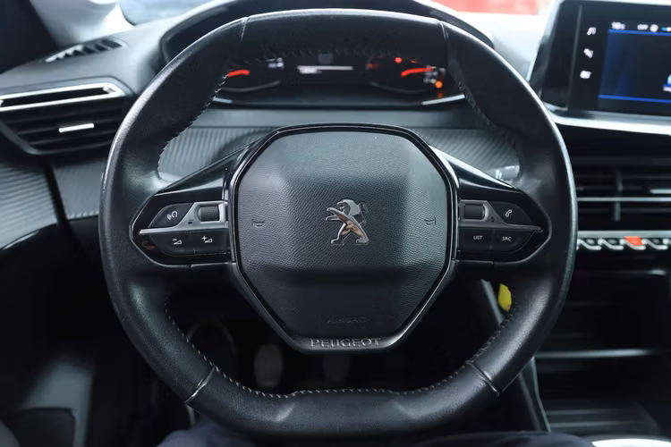 PEUGEOT 208 AÑO 2021 MT FULL EQUIPO AC DIESEL 22KM X LT APROVECHA