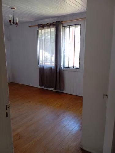 Casa con galpón, garaje y cinco sitios