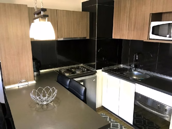 VENDO DEPTO AMOBLADO IMPECABLE, EXCELENTE CONECTIVIDAD