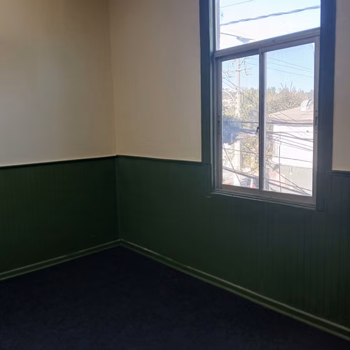 ARRIENDO OFICINA 5 PRIVADOS BAÑO PASOS CENTROS DE SALUD - Imagen 10