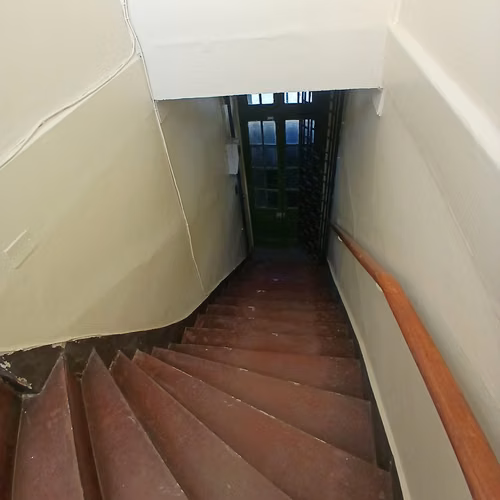 ARRIENDO OFICINA 5 PRIVADOS BAÑO PASOS CENTROS DE SALUD - Imagen 3