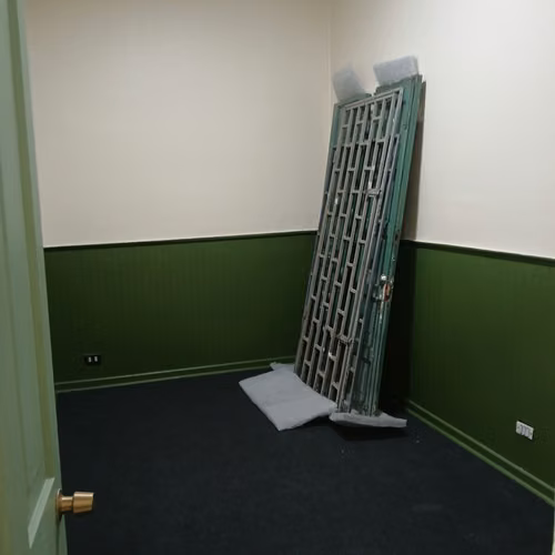 ARRIENDO OFICINA 5 PRIVADOS BAÑO PASOS CENTROS DE SALUD - Imagen 18