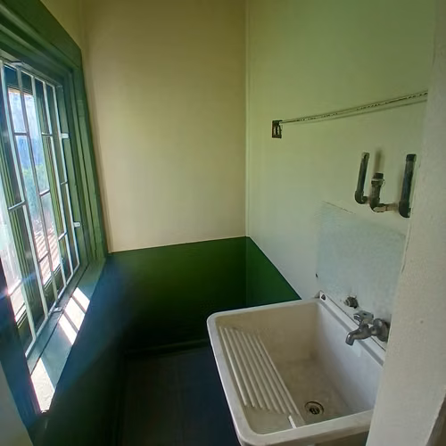 ARRIENDO OFICINA 5 PRIVADOS BAÑO PASOS CENTROS DE SALUD - Imagen 6