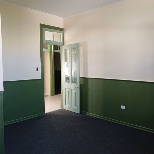 ARRIENDO OFICINA 5 PRIVADOS BAÑO PASOS CENTROS DE SALUD - Imagen 11