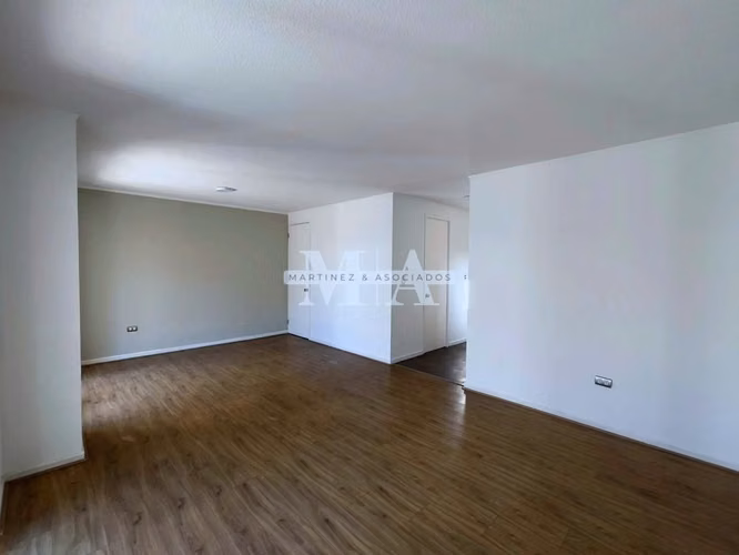  EXCLUSIVA CASA REMODELADA EN VENTA – CONDOMINIO LAGUNA NORTE, LAMPA - Imagen 13