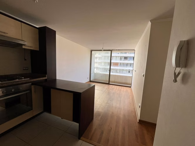 Departamento 2 dormitorios en arriendo, Av. Colón, Valparaíso.