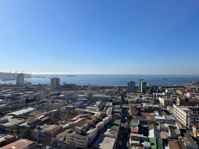 Departamento 2 dormitorios en arriendo, Av. Colón, Valparaíso.