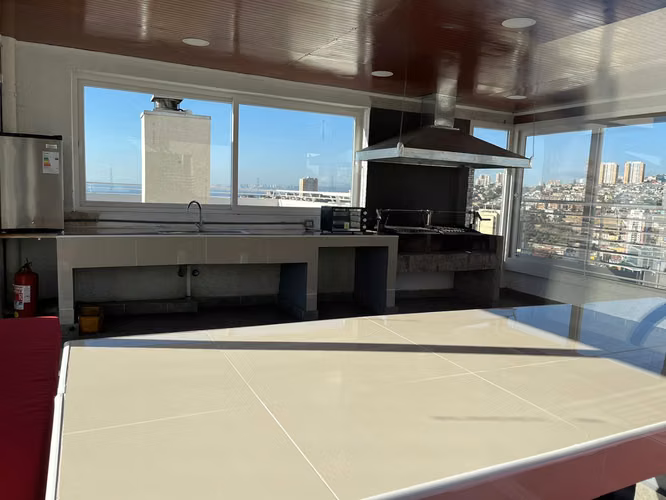 Departamento 2 dormitorios en arriendo, Av. Colón, Valparaíso.