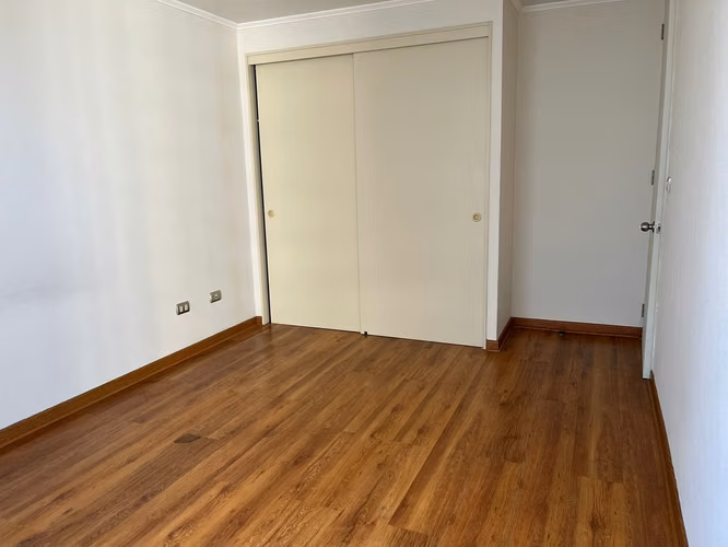 Departamento 2 dormitorios en arriendo, Av. Colón, Valparaíso.