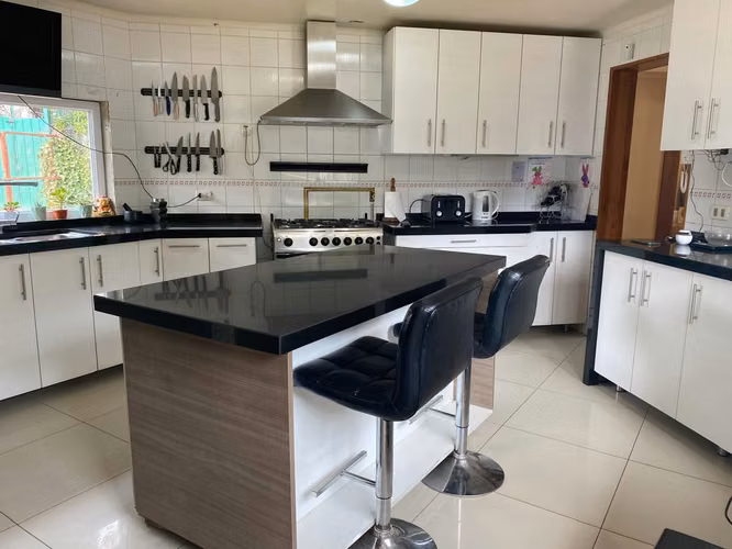 Amplia casa 5D,4B, piscina, 8 estacionam (149904)