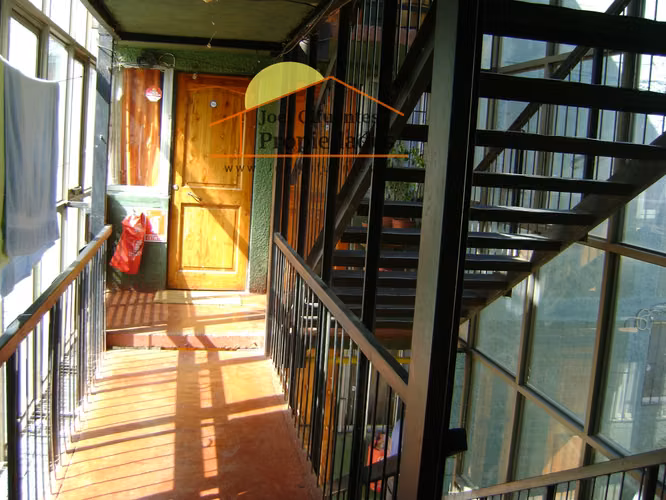 Departamento en 2do piso, 2 dormitorios. Cod-2410