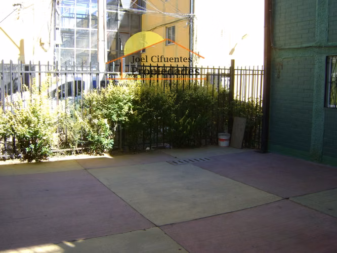Departamento en 2do piso, 2 dormitorios. Cod-2410