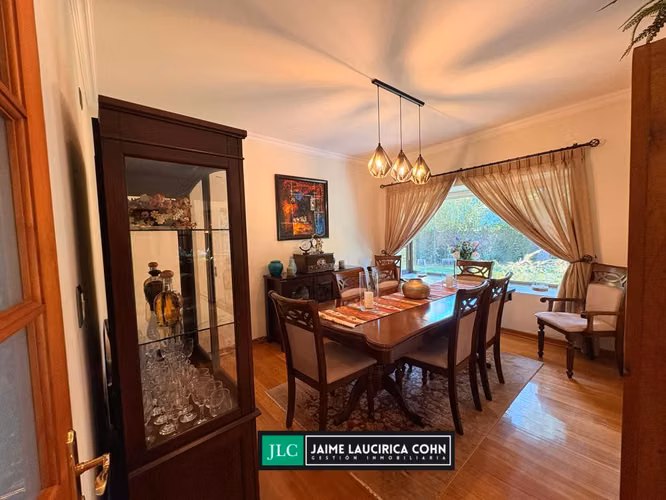 Exclusiva casa en venta, en Los Ángeles