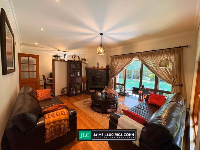 Exclusiva casa en venta, en Los Ángeles