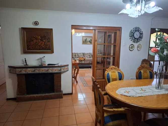 Local Comercial y casa, en Ramón Olate