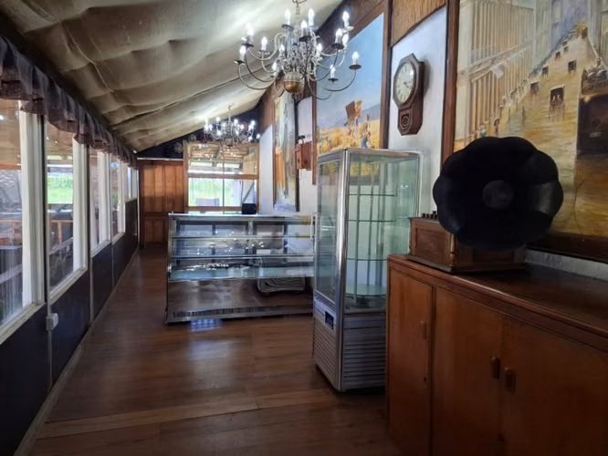 Local Comercial con Casa, ubicado en Sector Capilla Palacios
