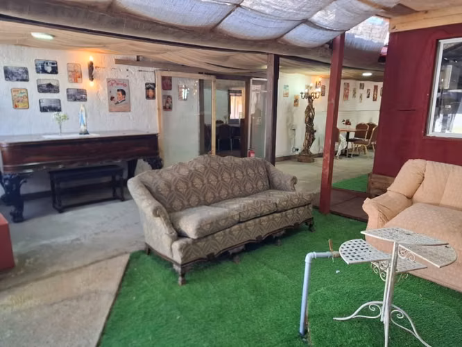 Local Comercial con Casa, ubicado en Sector Capilla Palacios