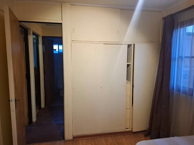 Casa de un piso, en Calle Yerbas Buenas, a pasos de Brasil