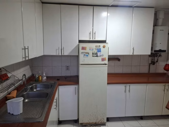 Casa de un piso, en Calle Yerbas Buenas, a pasos de Brasil