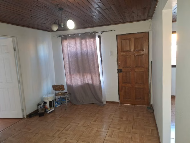 Casa de un piso, en Calle Chacabuco, a pasos de Rengo