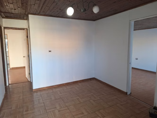 Casa de un piso, en Calle Chacabuco, a pasos de Rengo