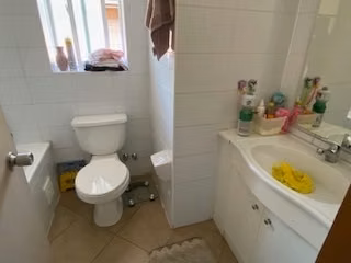Casa de Dos Pisos, en Villa  Valle Alborada