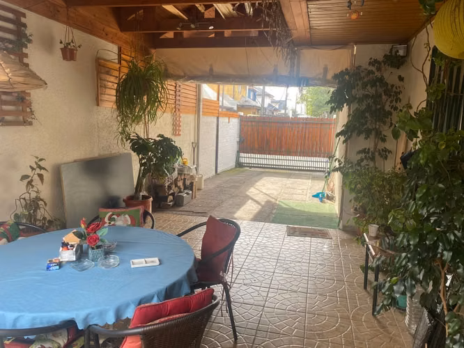 Casa de un piso, en Calle Yerbas Buenas