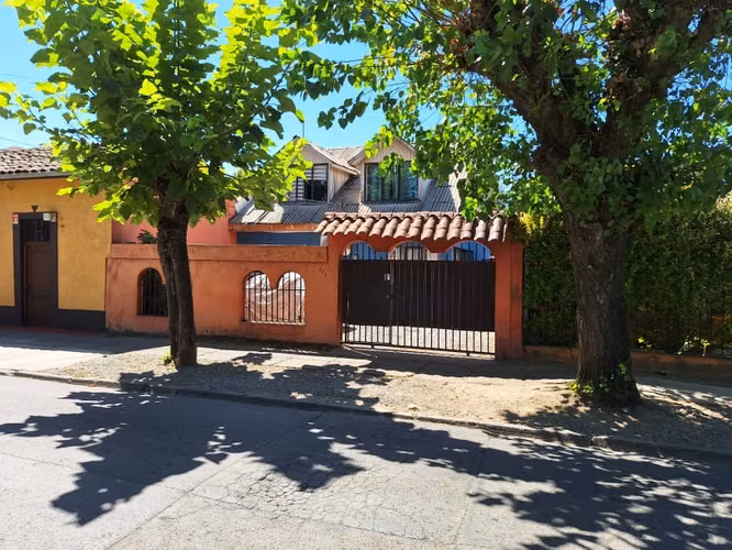 Casa en Barrio Oriente de Linares, a pasos de Consultorio