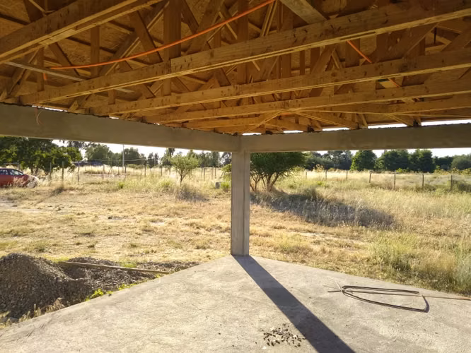 Casa y Parcela de Media Hectárea en Loteo Pamparrasa