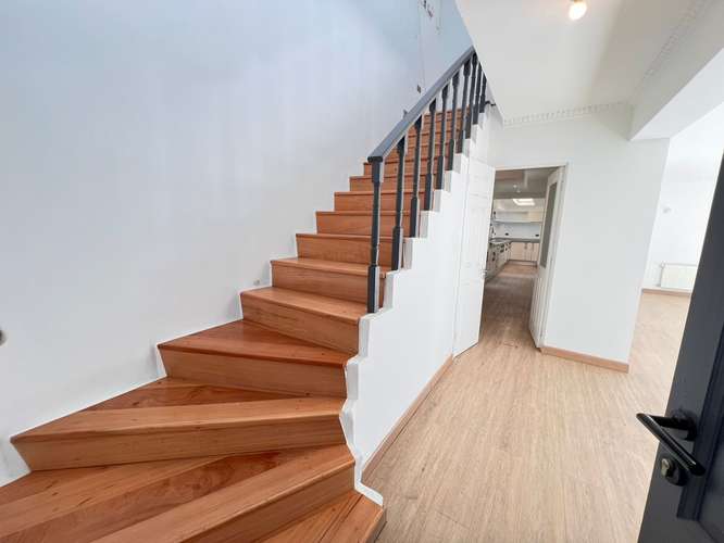 VENTA AMPLIA CASA  EN LAS TRNITARIAS LAS CONDES - Imagen 7
