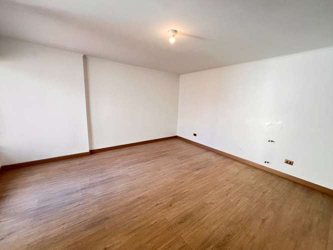 VENTA AMPLIA CASA  EN LAS TRNITARIAS LAS CONDES - Imagen 21
