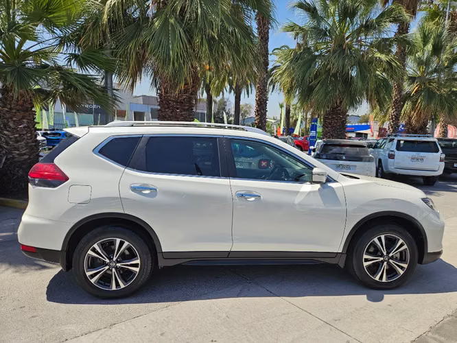 Nissan X-trail 2.5 ADVANCE MC 4X2 CVT AT 5P 2023 - Imagen 4