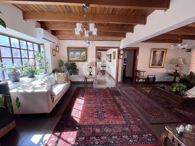 Exclusiva Residencia en La Reina Alta | Vistas Panorámicas